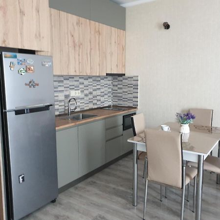 Lia'S Apartment In Orbi 巴统 外观 照片