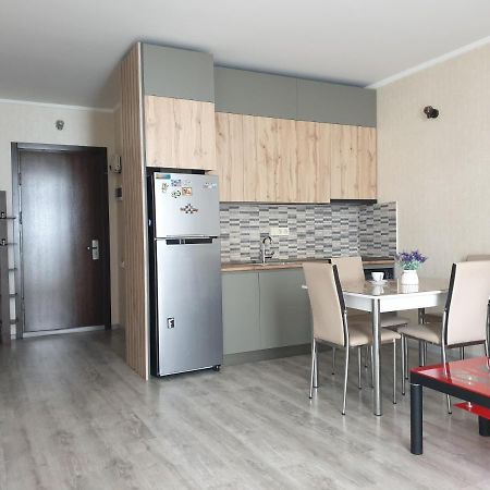 Lia'S Apartment In Orbi 巴统 外观 照片