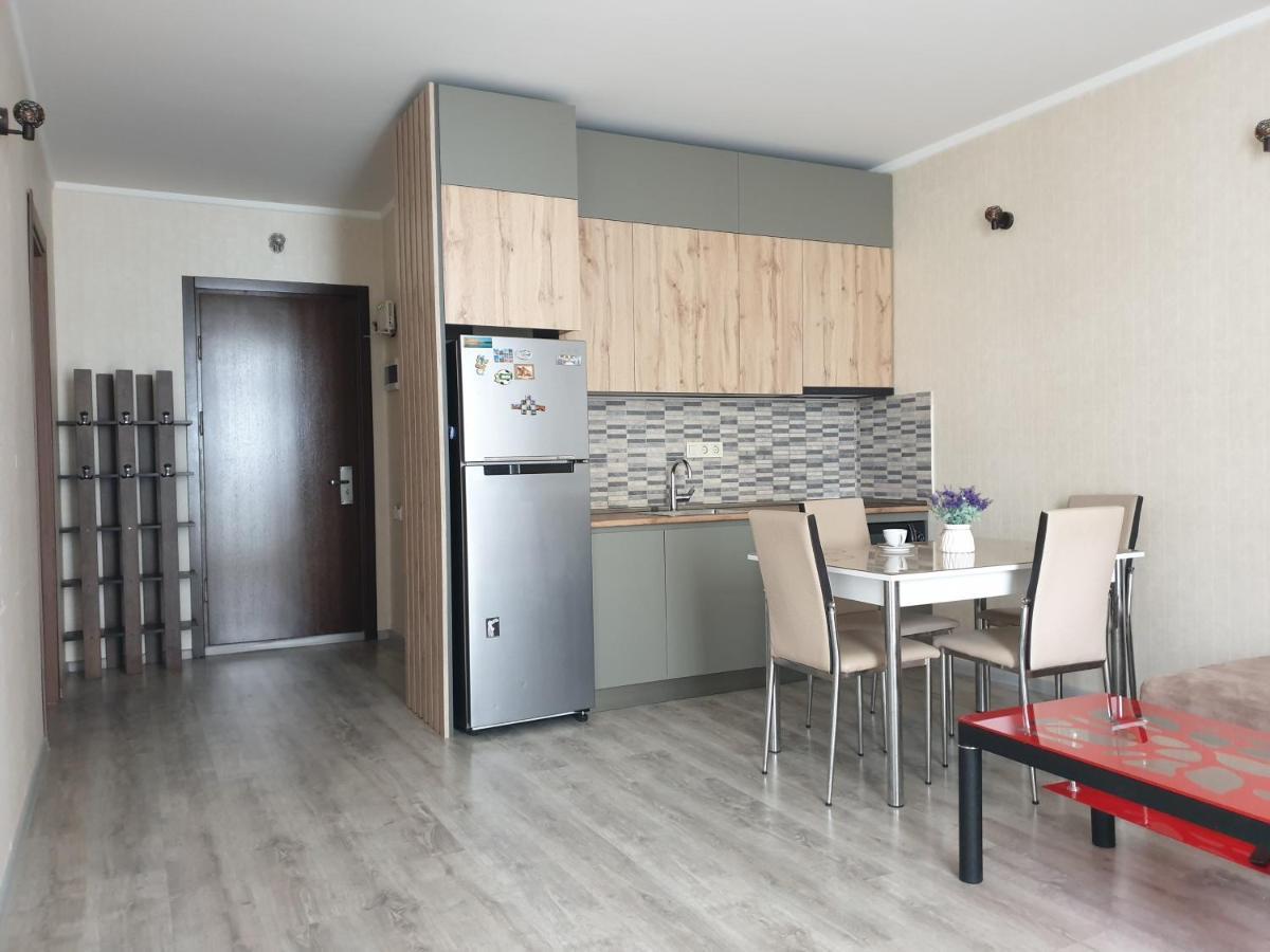 Lia'S Apartment In Orbi 巴统 外观 照片